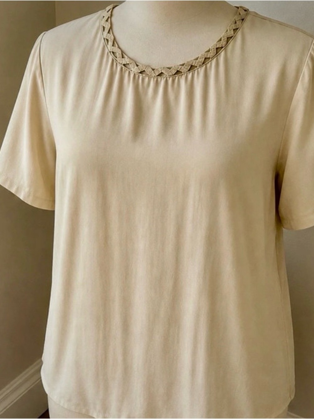 Kathie Lee Plus Top Woman’s 24W Silk Beige Pullover Blouse ￼